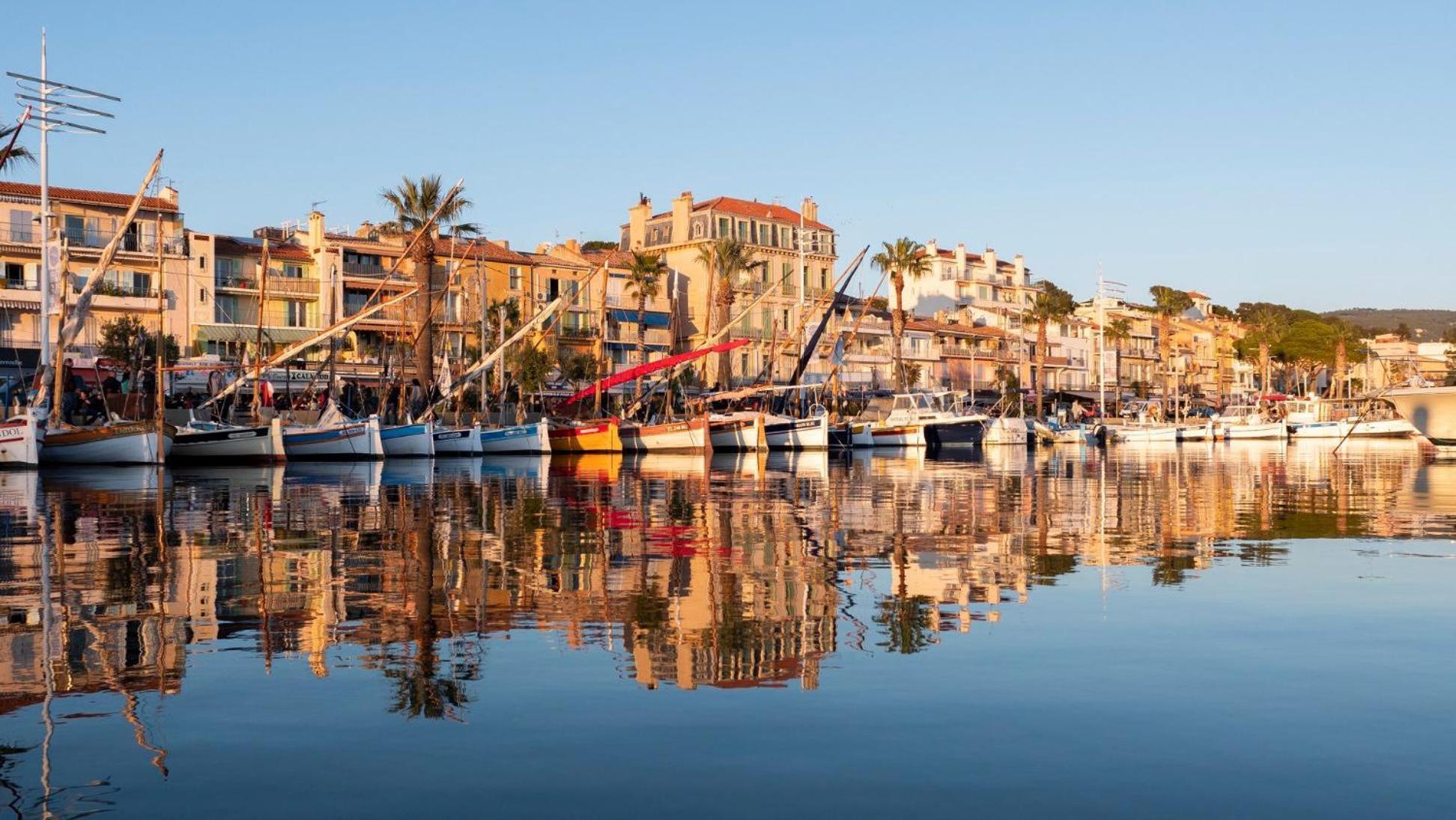 Apartment Deux Beaux Studios, Rue Pietonne, Bord De Mer, Clim Bandol