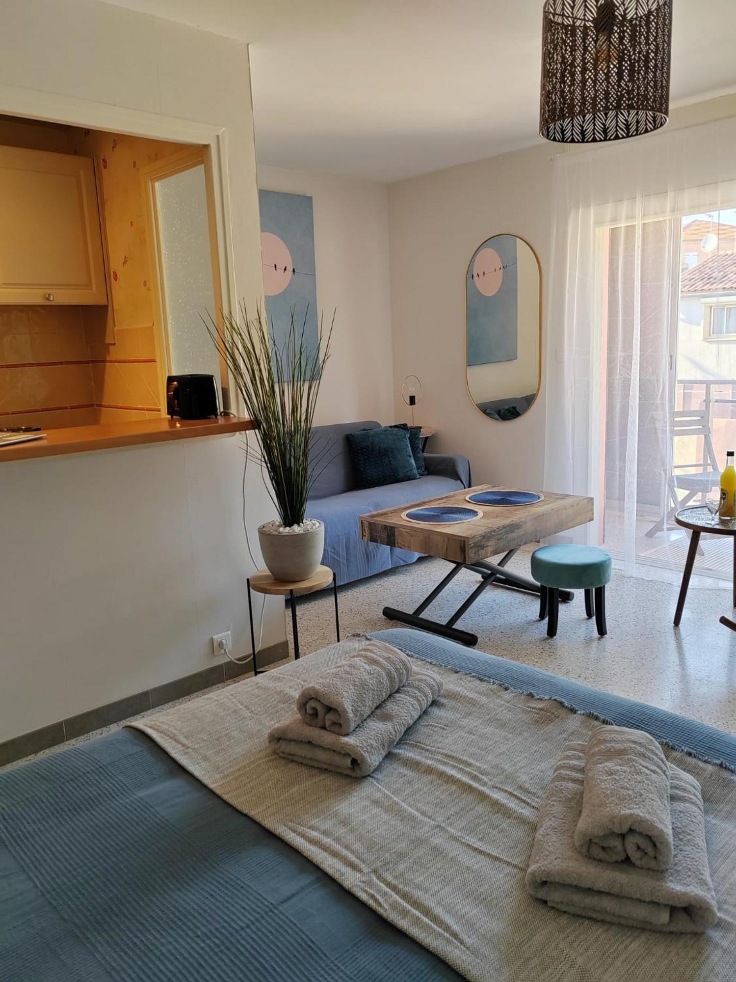Appartement Deux Beaux Studios, Rue Pietonne, Bord De Mer, Clim Bandol