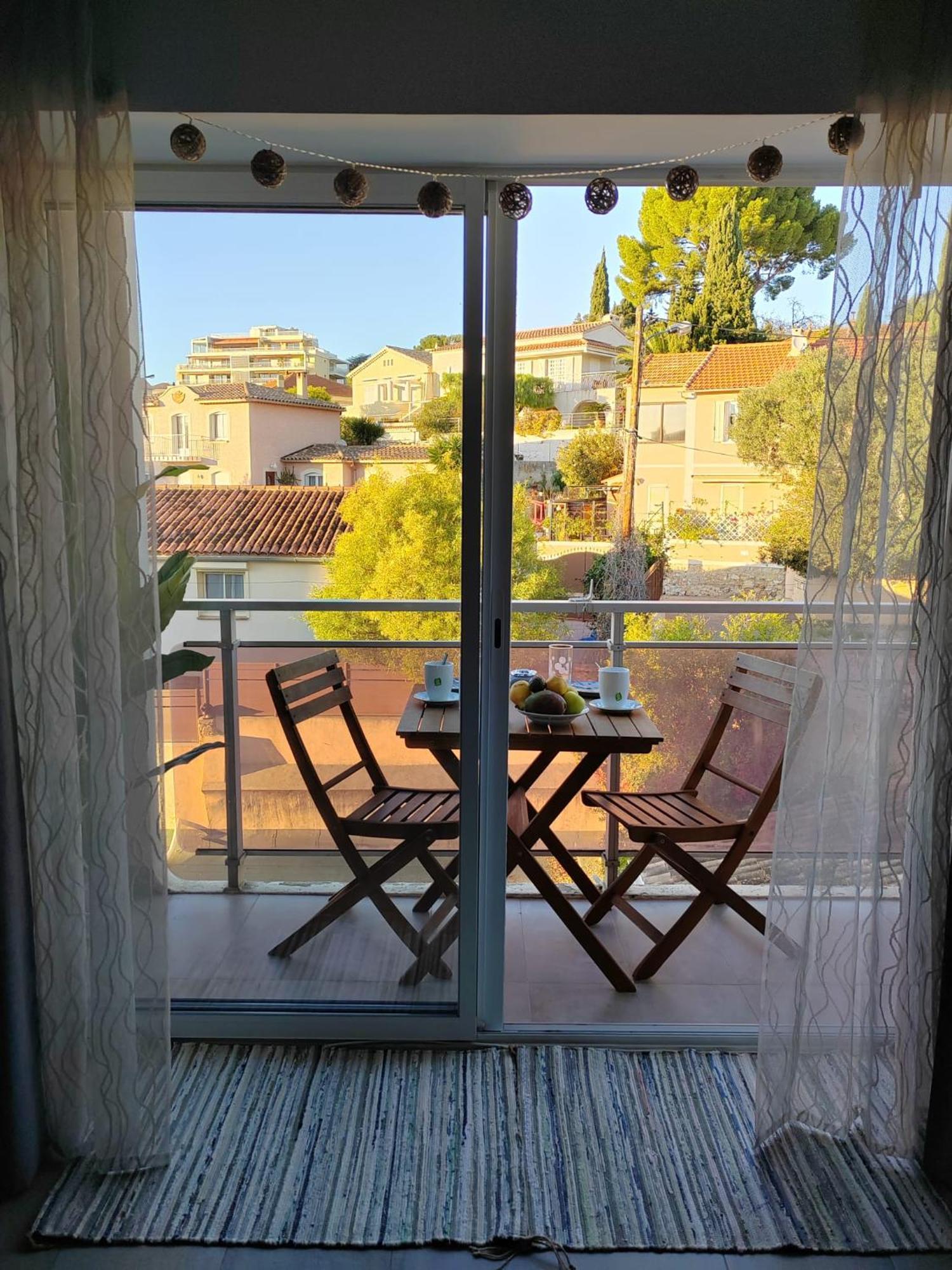 Appartement Deux Beaux Studios, Rue Pietonne, Bord De Mer, Clim