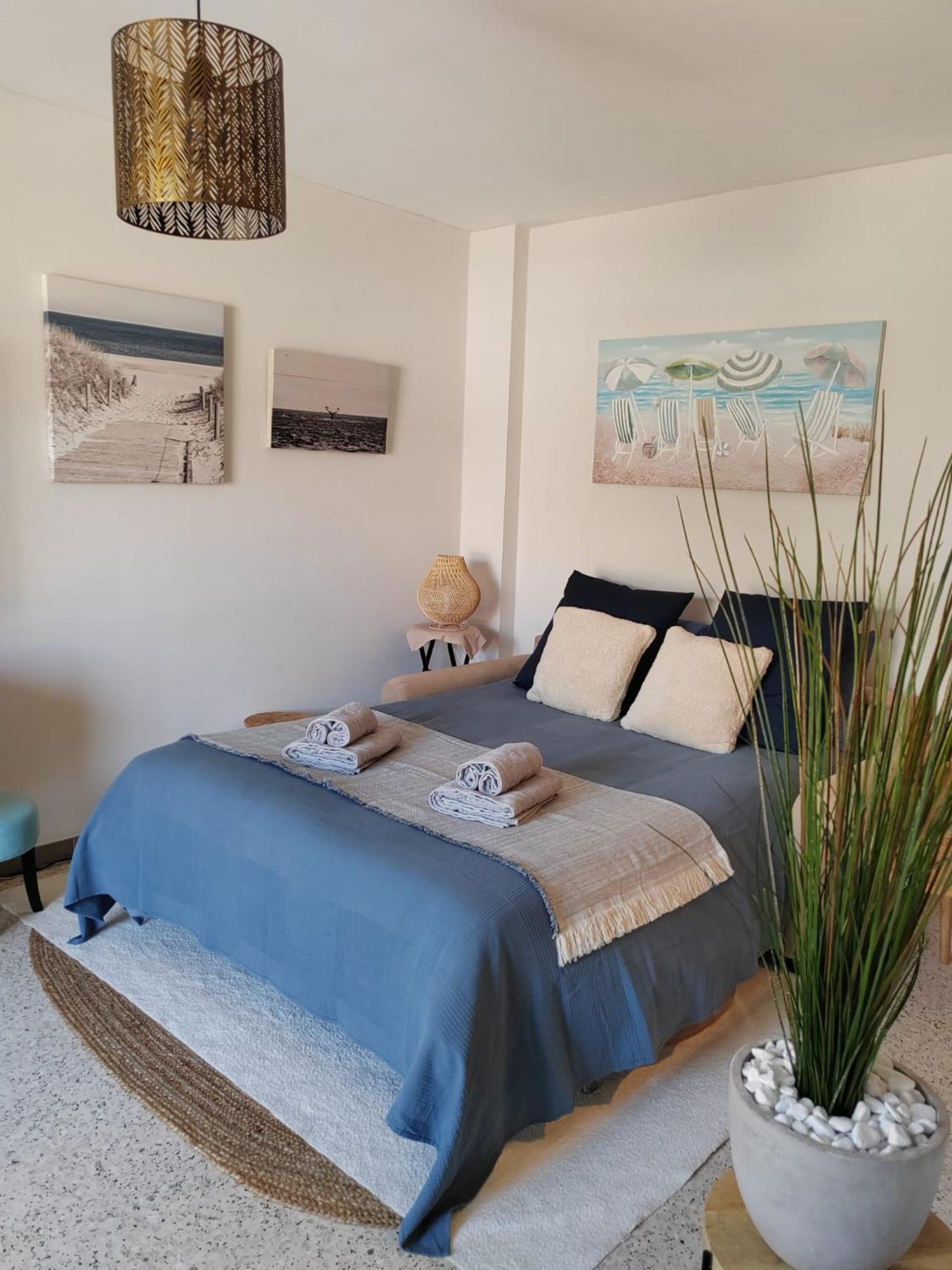 Deux Beaux Studios, Rue Pietonne, Bord De Mer, Clim Apartment Bandol